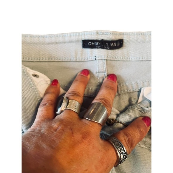 SUPER Tiny Shorts - Picture 3 of 3